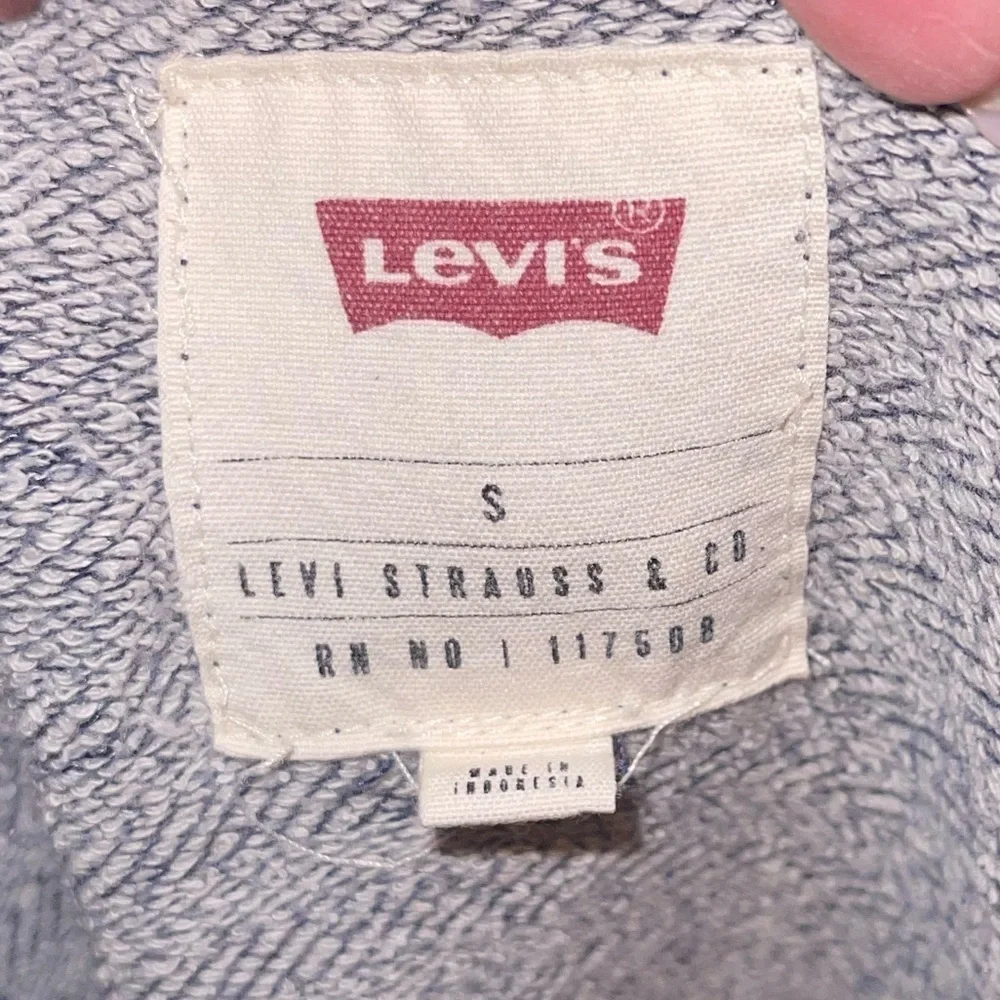 Levi Strauss Henley men’s shirt size S. EUC